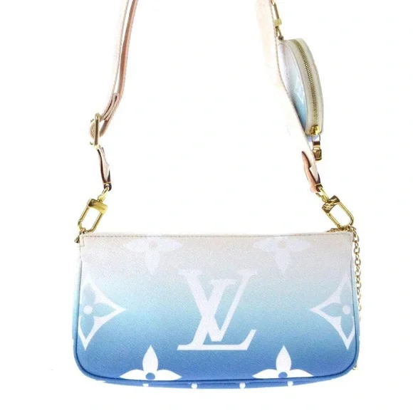 Louis Vuitton By The Pool multi pouchette 😍 - Picture 3 of 12